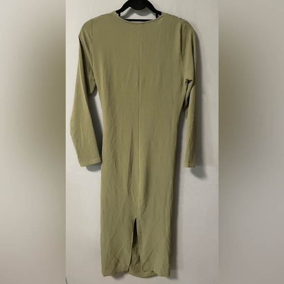 NWOT Zara V-neck Midi Side Ruched Dress in Green. Size Small - Picture 10 of 11